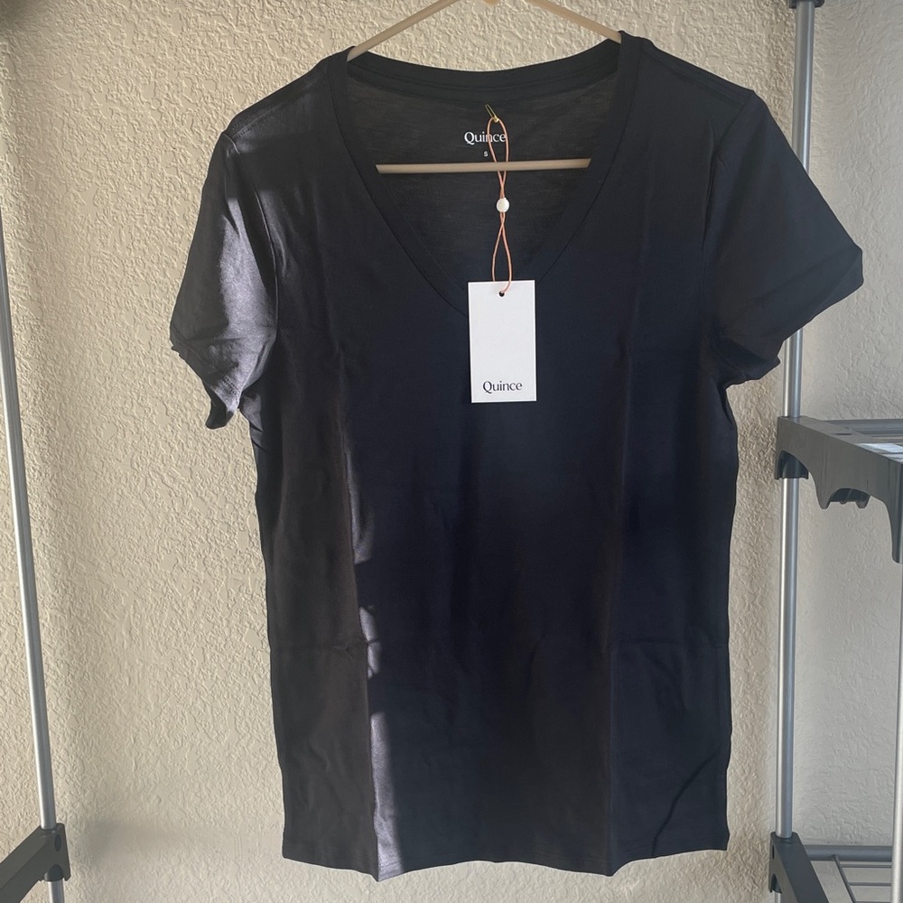 Quince Black V-Neck Short Sleeve Tee - Classic Everyday Staple